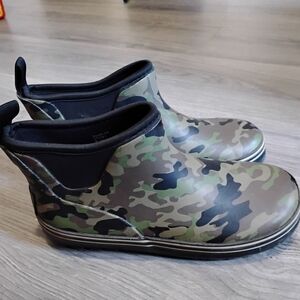 Magellan Outdoors Kids Camo Boots - Green and Black